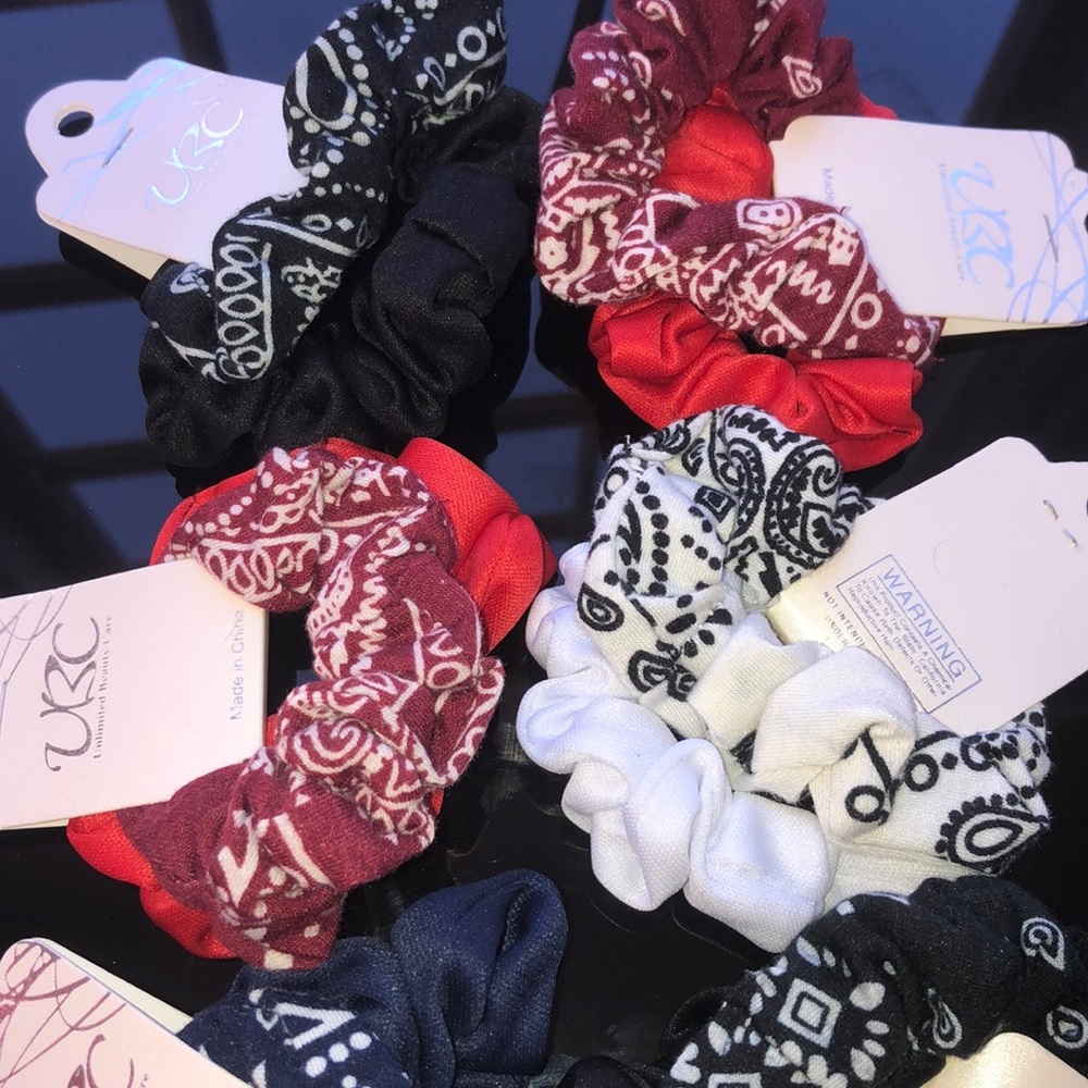 12 Bandanna designed and plain colored scrunchies - Picture 2 of 4